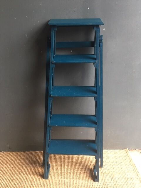 Deco library stepladder