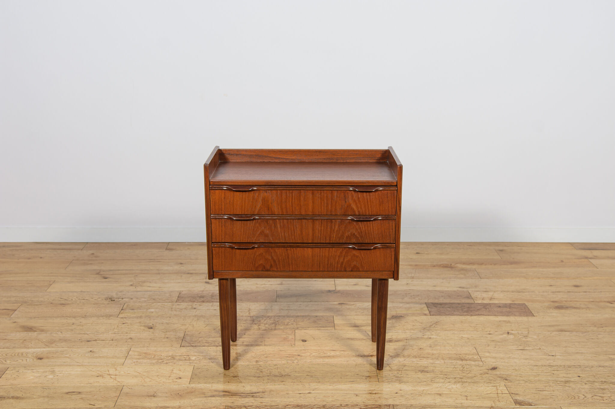 Small mid-century teak dresser by Henning Jørgensen for Fredericia, 1960s