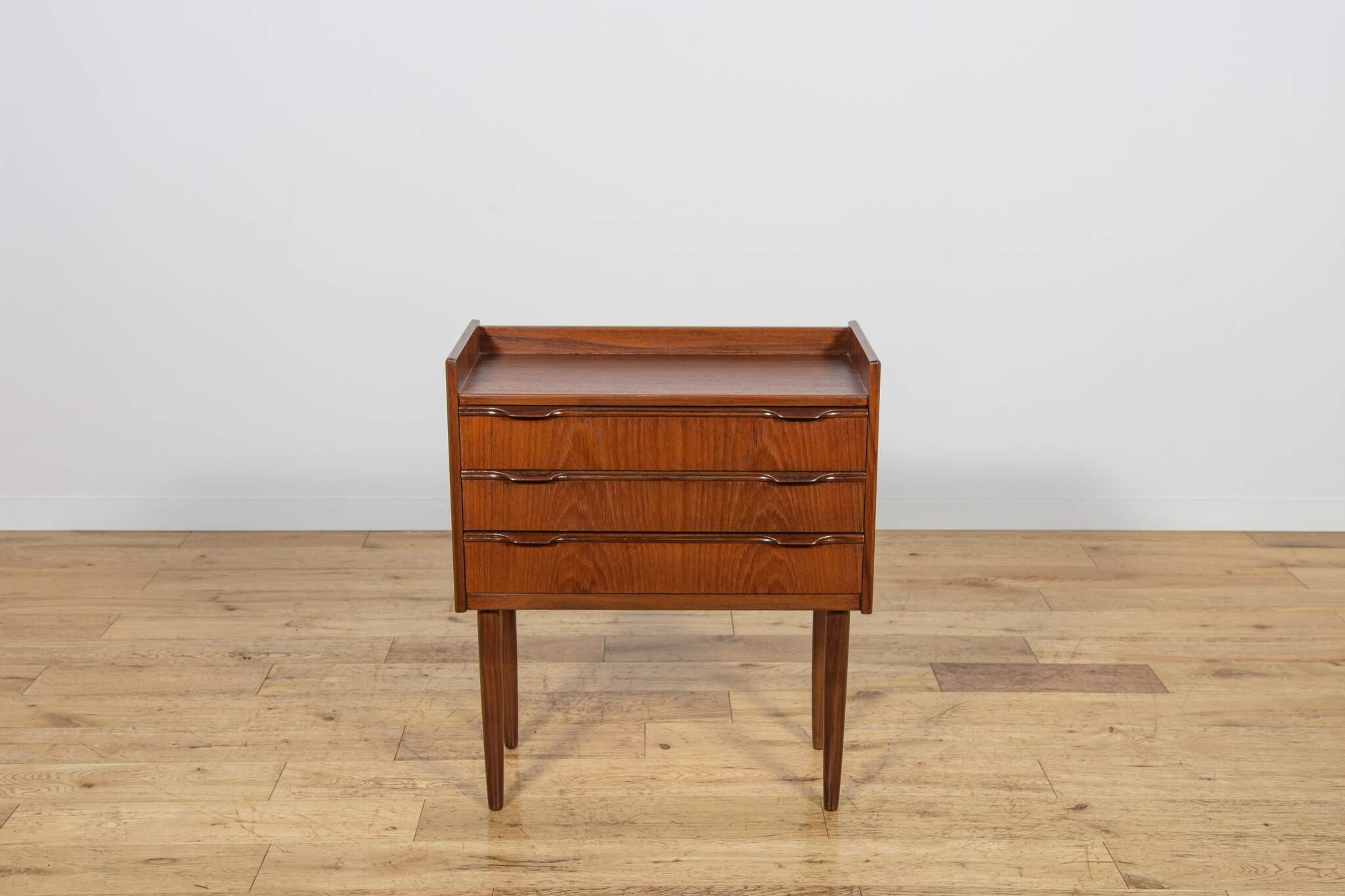 Small teak chest of drawers from the 1960s by Henning Jørgensen for Fredericia.