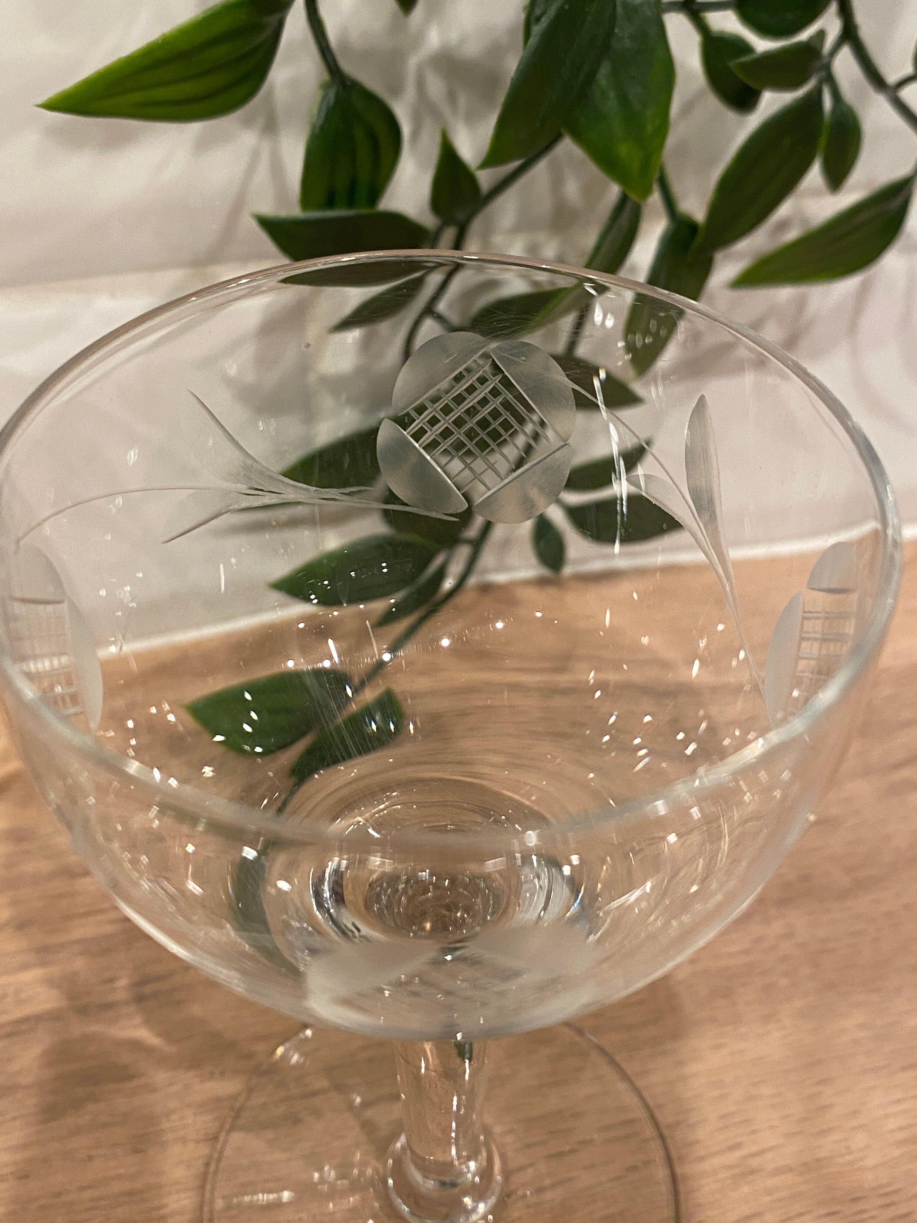 Set of 5 engraved glasses