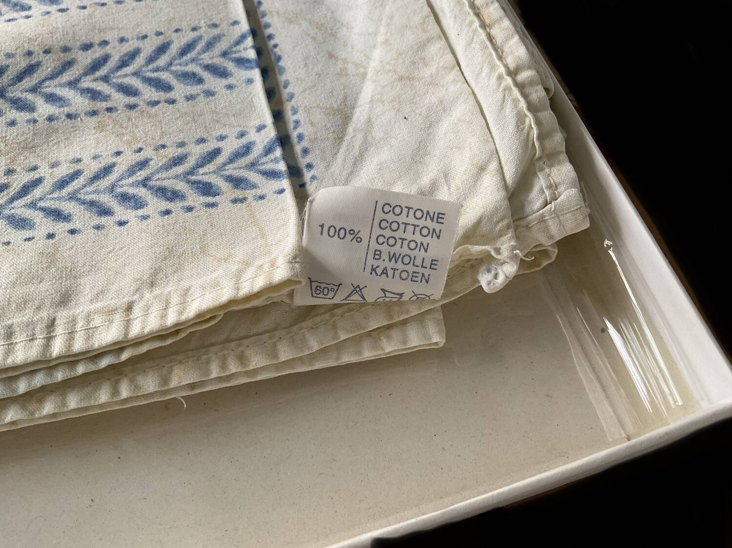 Tablecloths and napkins made in Italy