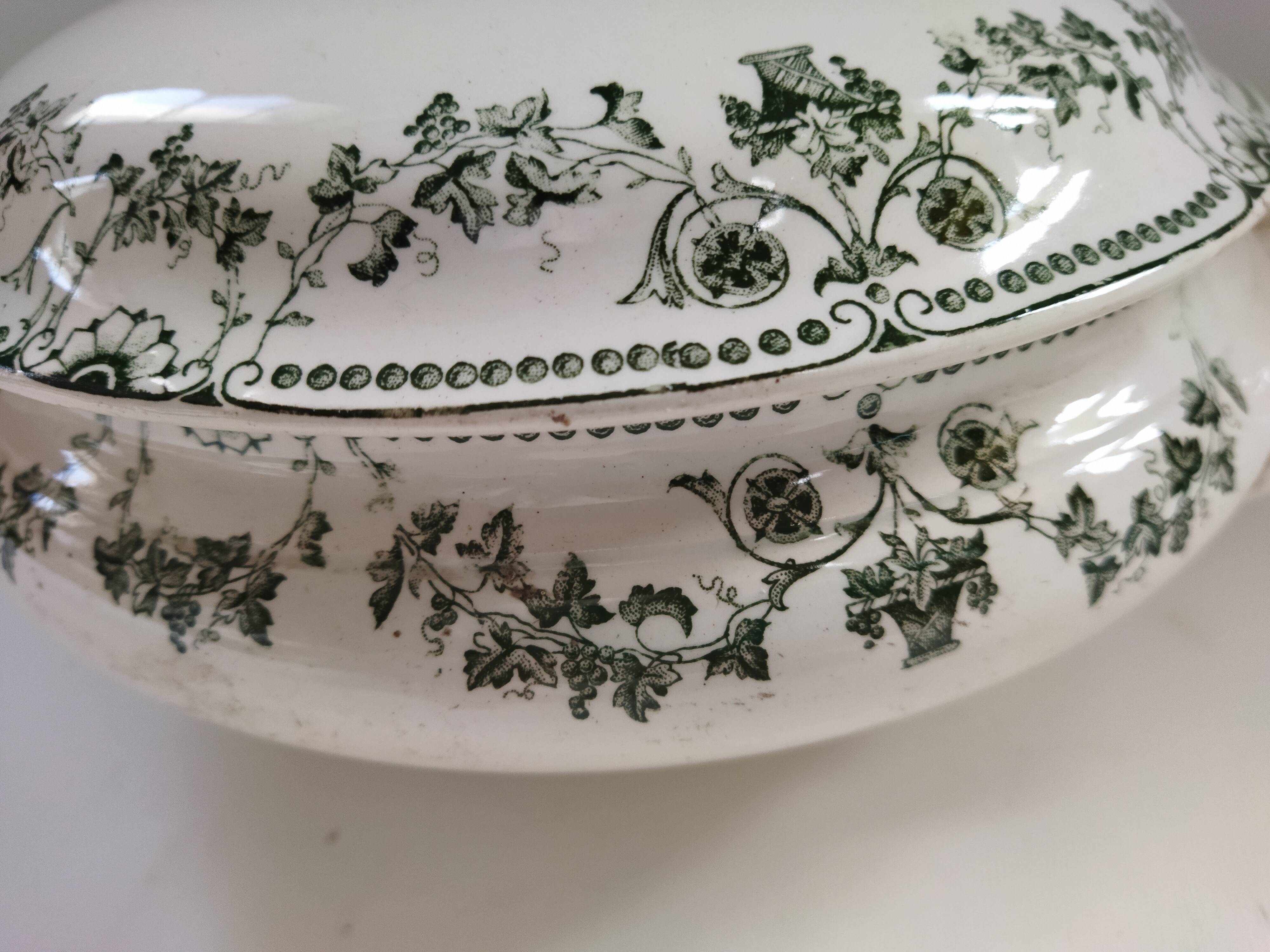 Badonviller "Champagne" iron clay vegetable dish