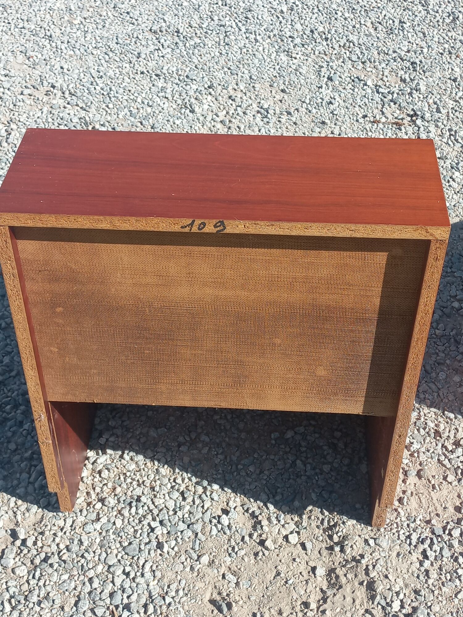Pair of design bedside tables in orange resin rosewood with white melamine from the 70s