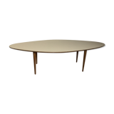 Table basse ovale stratifiée piètement en chêne réalisée par un mesuisier