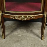 Small mahogany display cabinet, Louis XV to Louis XVI transition style – early 20th century.