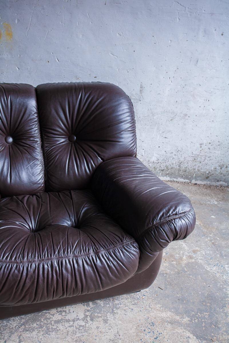 Set of 2 Mid-Century Dark Brown Leather Club Chairs — Tufted, Rounded Space Age Design