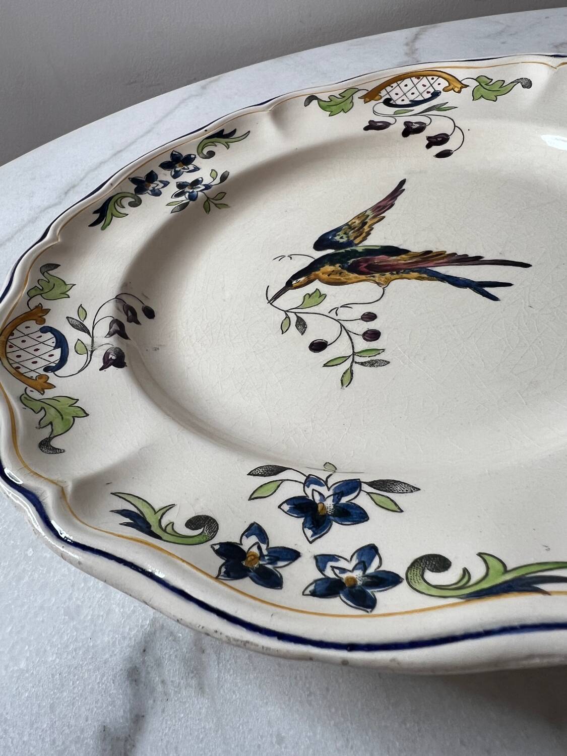 Assiette plate peint à la main Longchamp Cléry