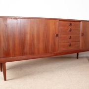 Enfilade Danoise en teck modèle 42 par Harry Østergaard/Randers Mobelfabrik