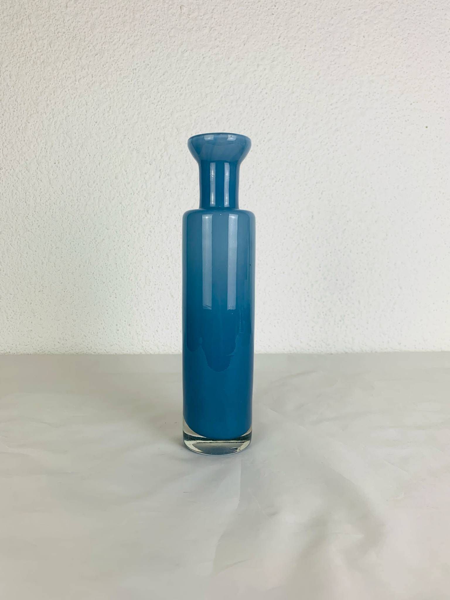 Vase verre bleu vintage style scandinave