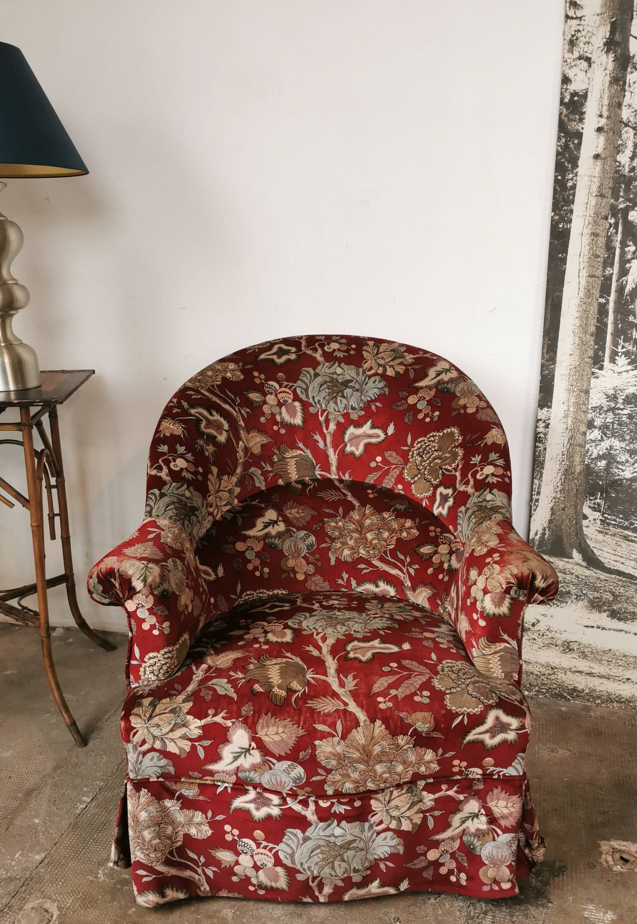 Velvet toad armchair