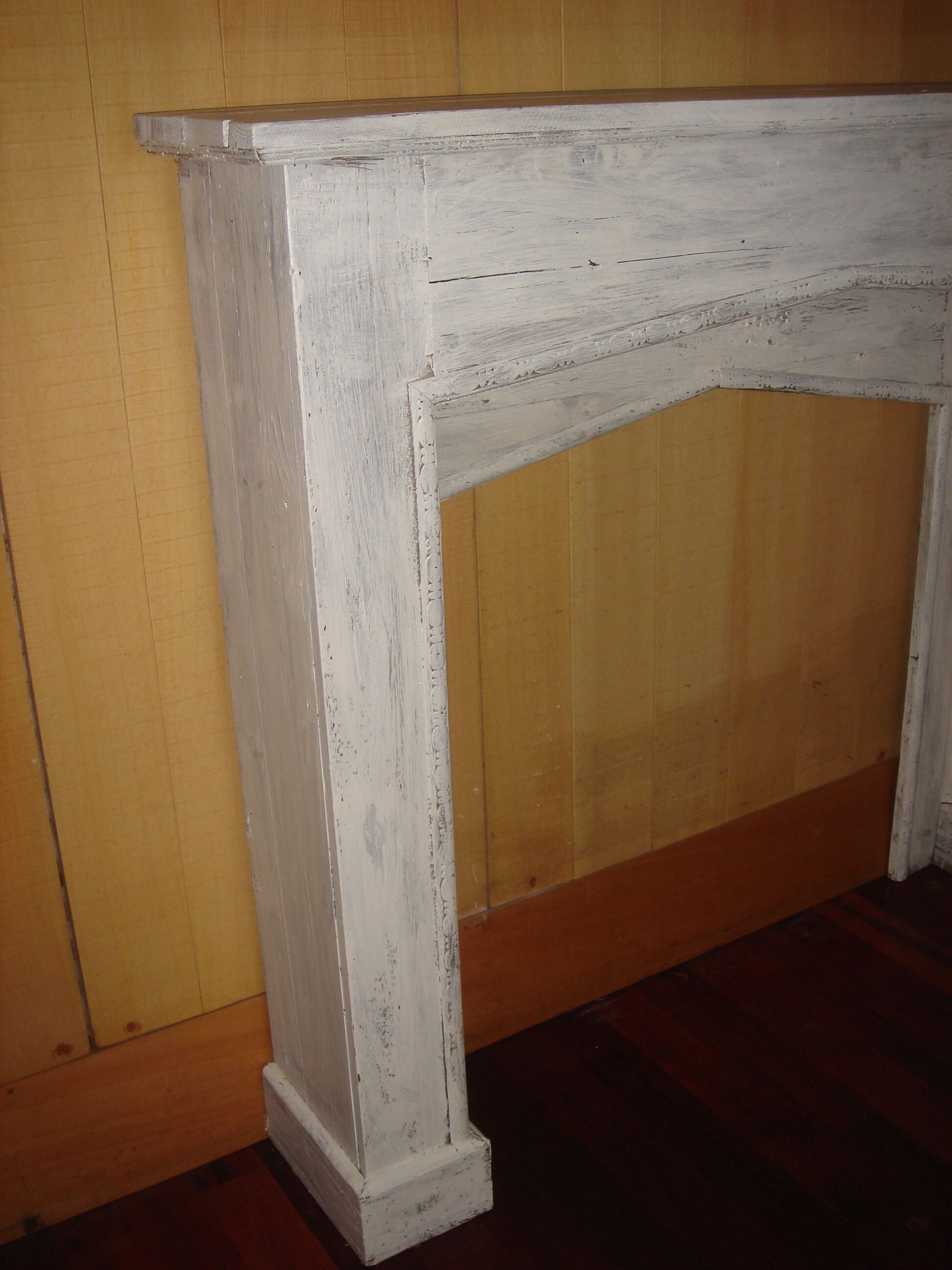 Fireplace wood painted in 1930/40