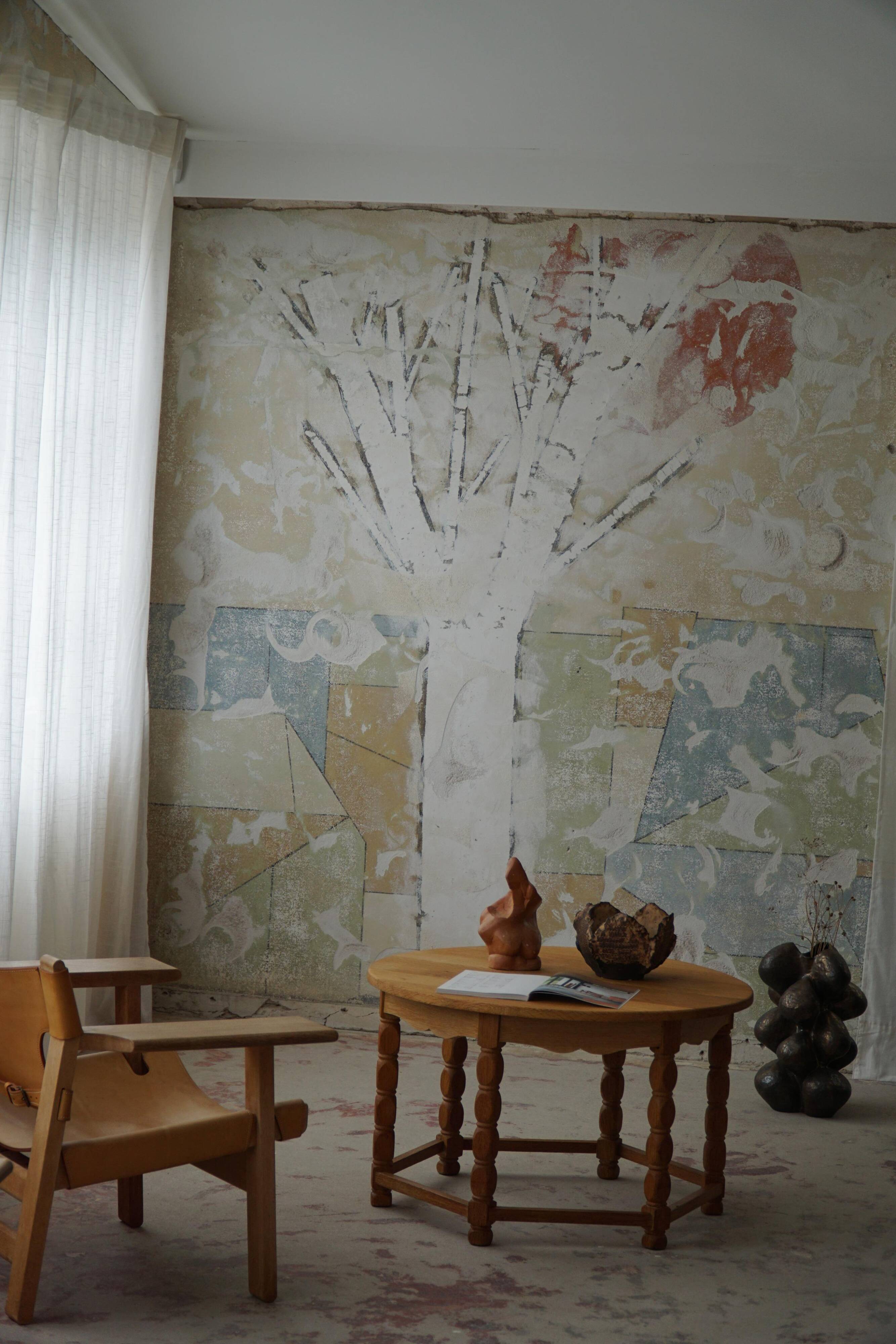 Round modern Danish brutalist coffee table/sofa in solid oak, 1960s.