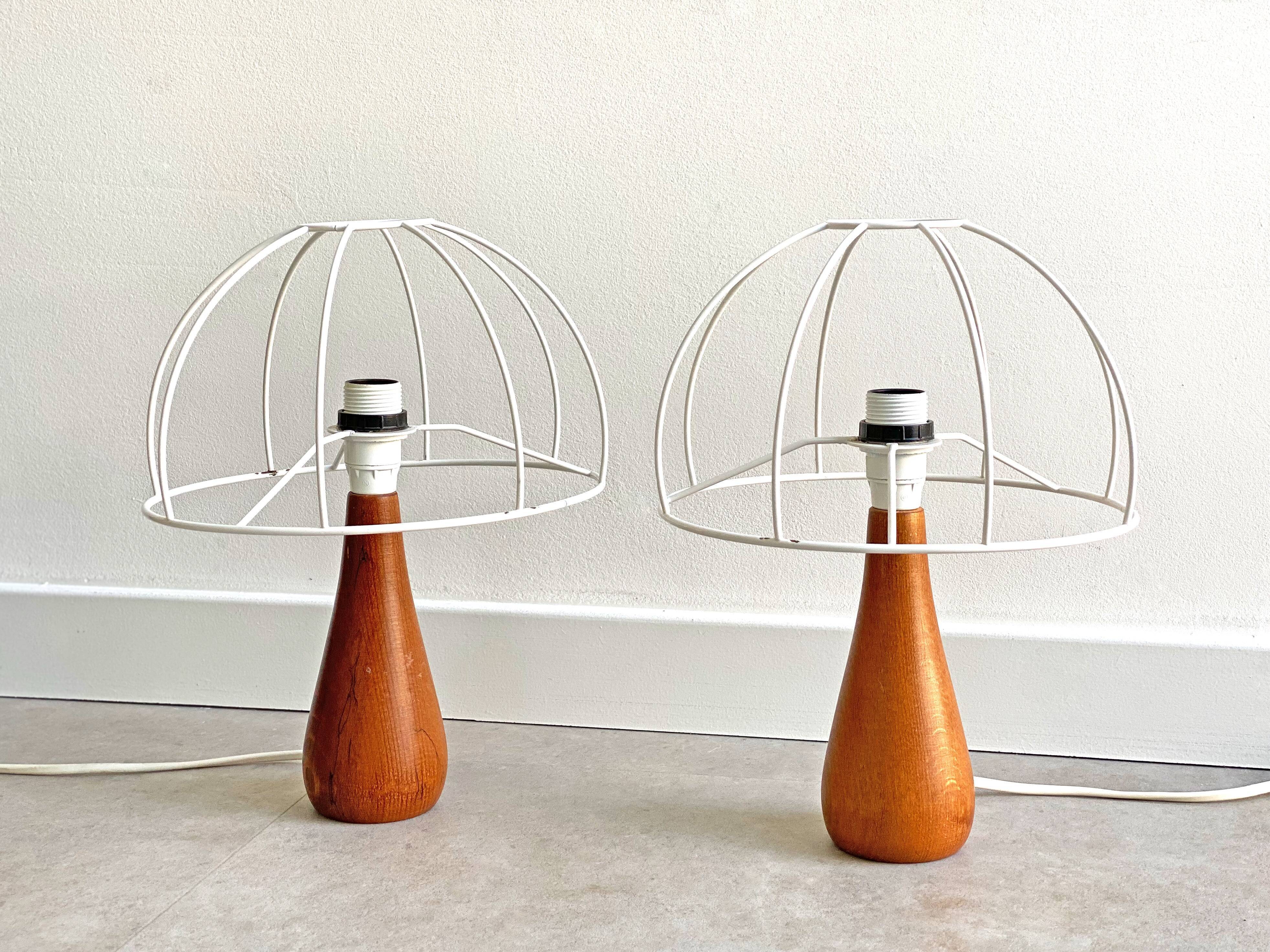 Set of 2 vintage teak table lamps / lamp bases