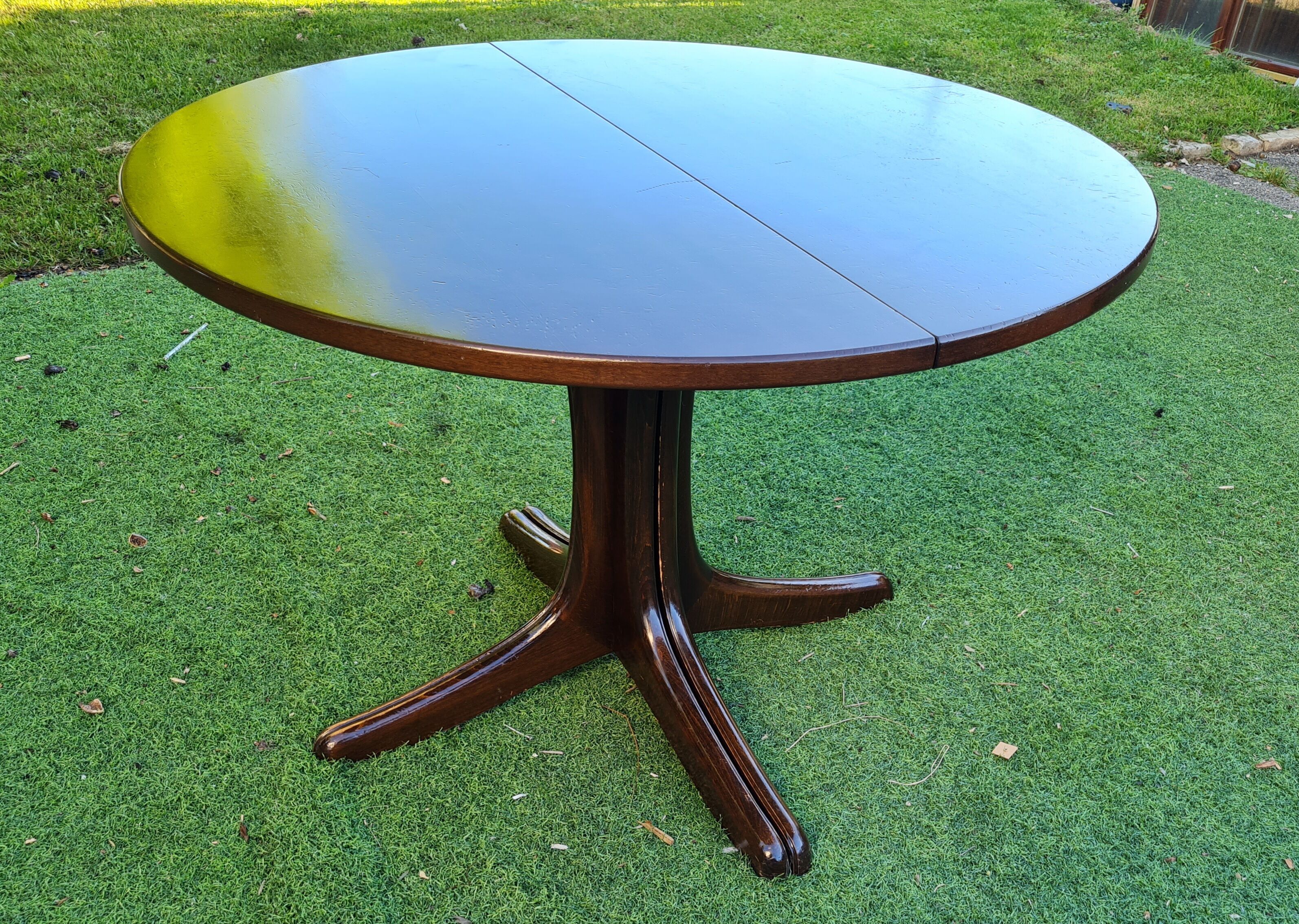 Extendable dining table Thonet