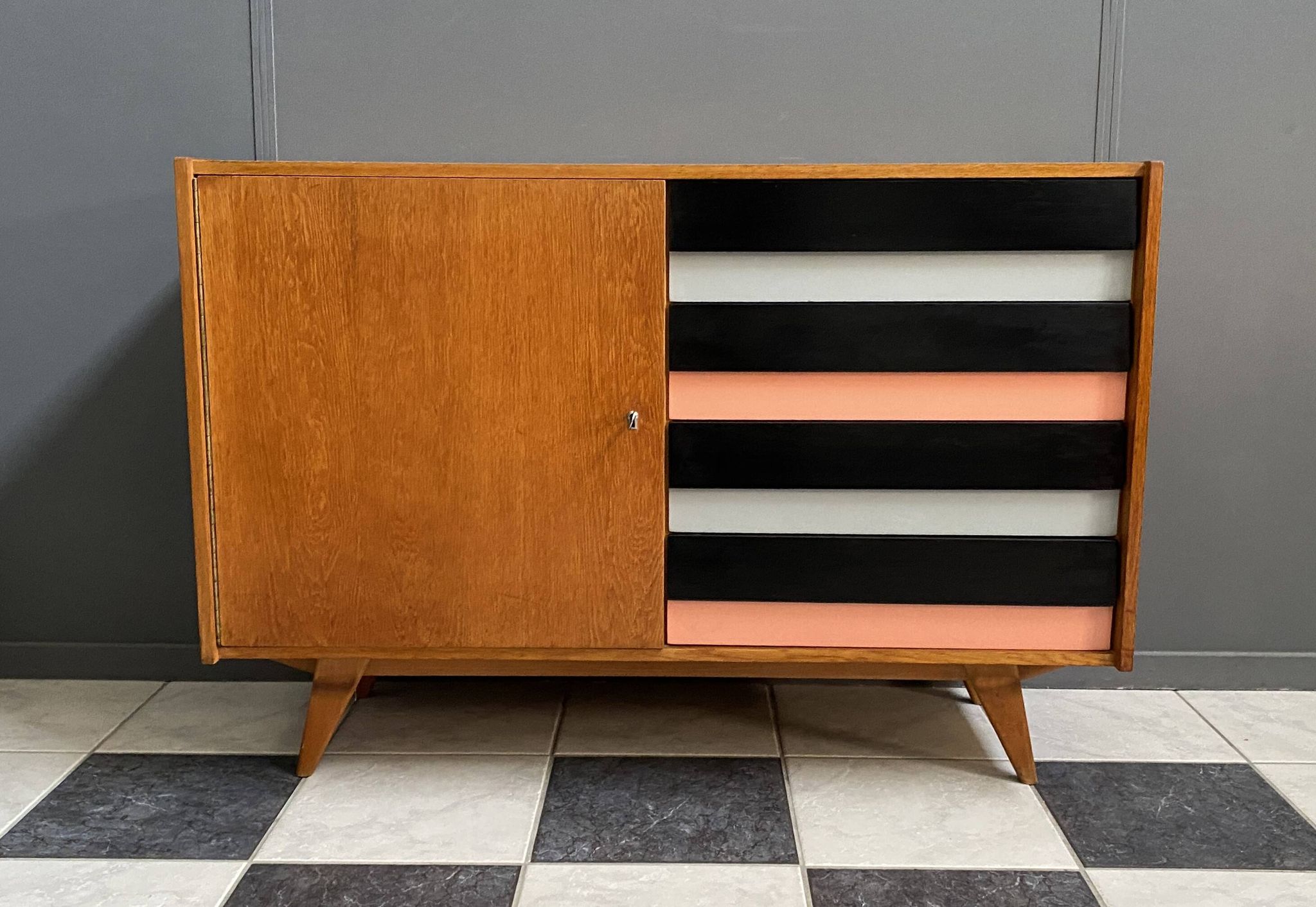 Pink Jiri Jiroutek U458 sideboard 1960s for Interier Praha