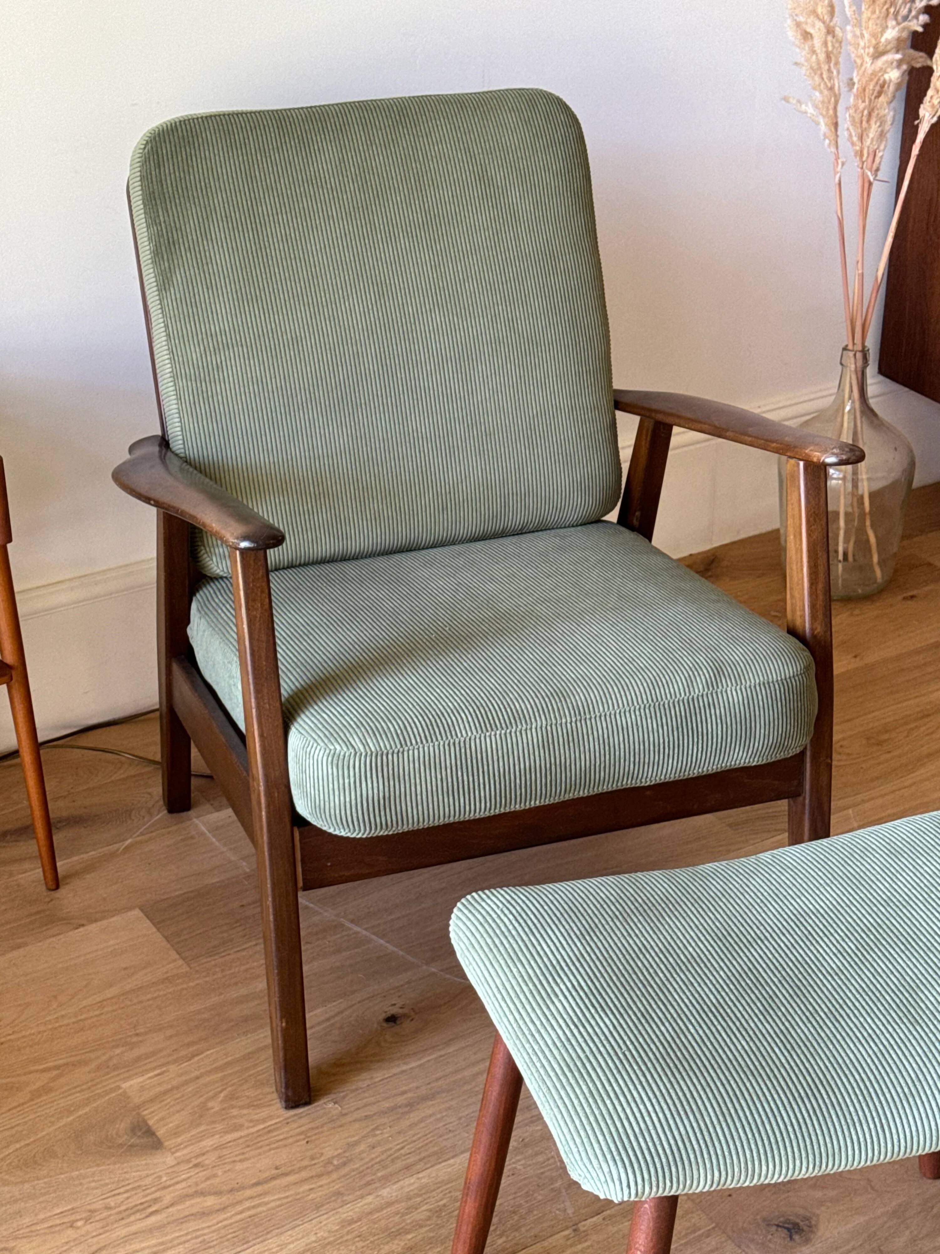Vintage Scandinavian armchair in teak and green ribbed velvet – "Alrik"