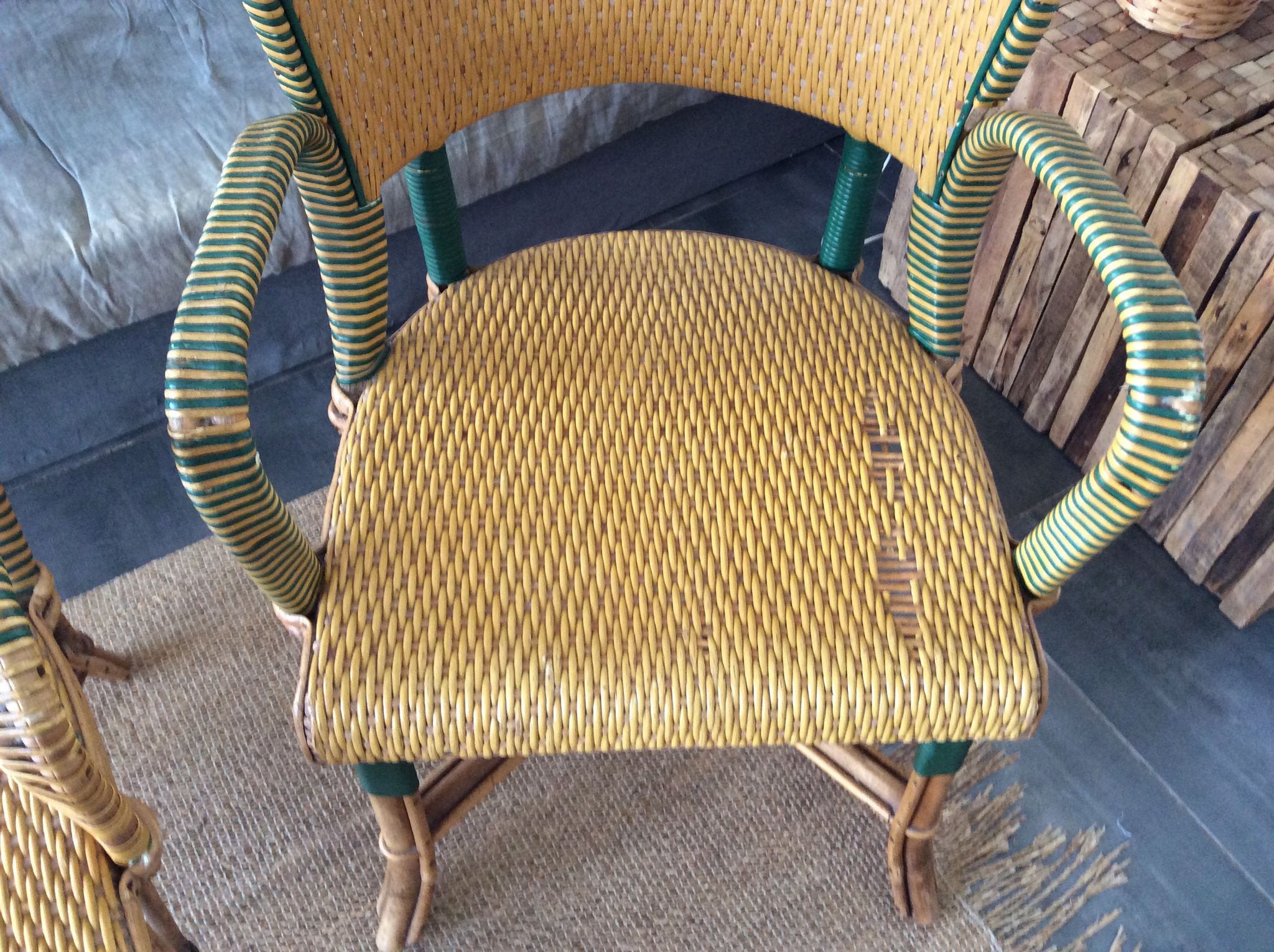 Paire de fauteuils en rotin