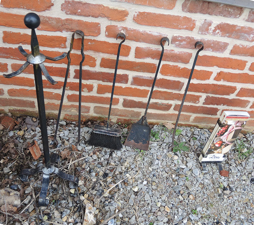 Former chimney servant 4 accessories & match holder
