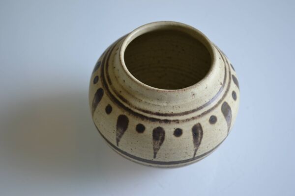 Vase en grès signé céramiste à identifier