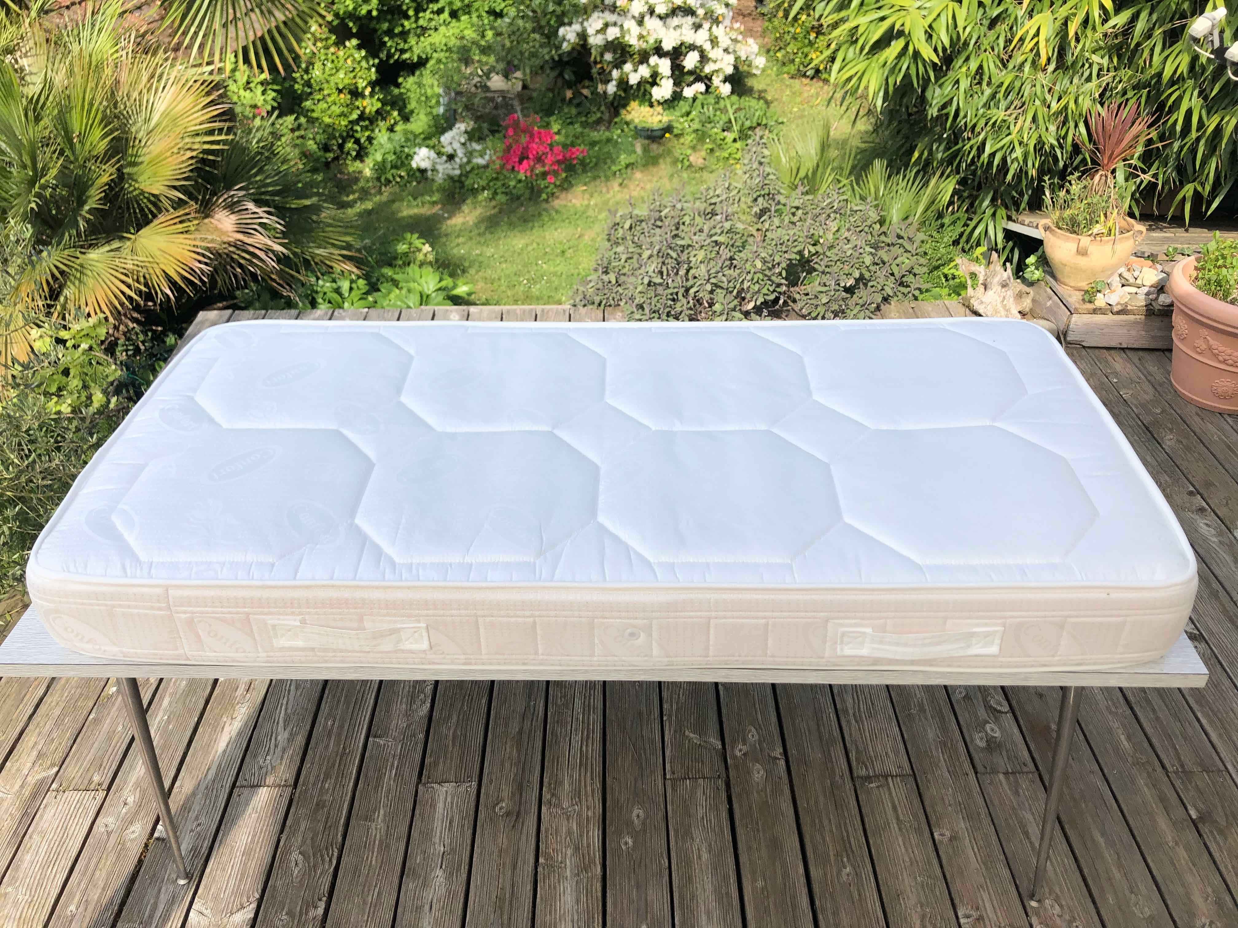 Cherry corner bed bench