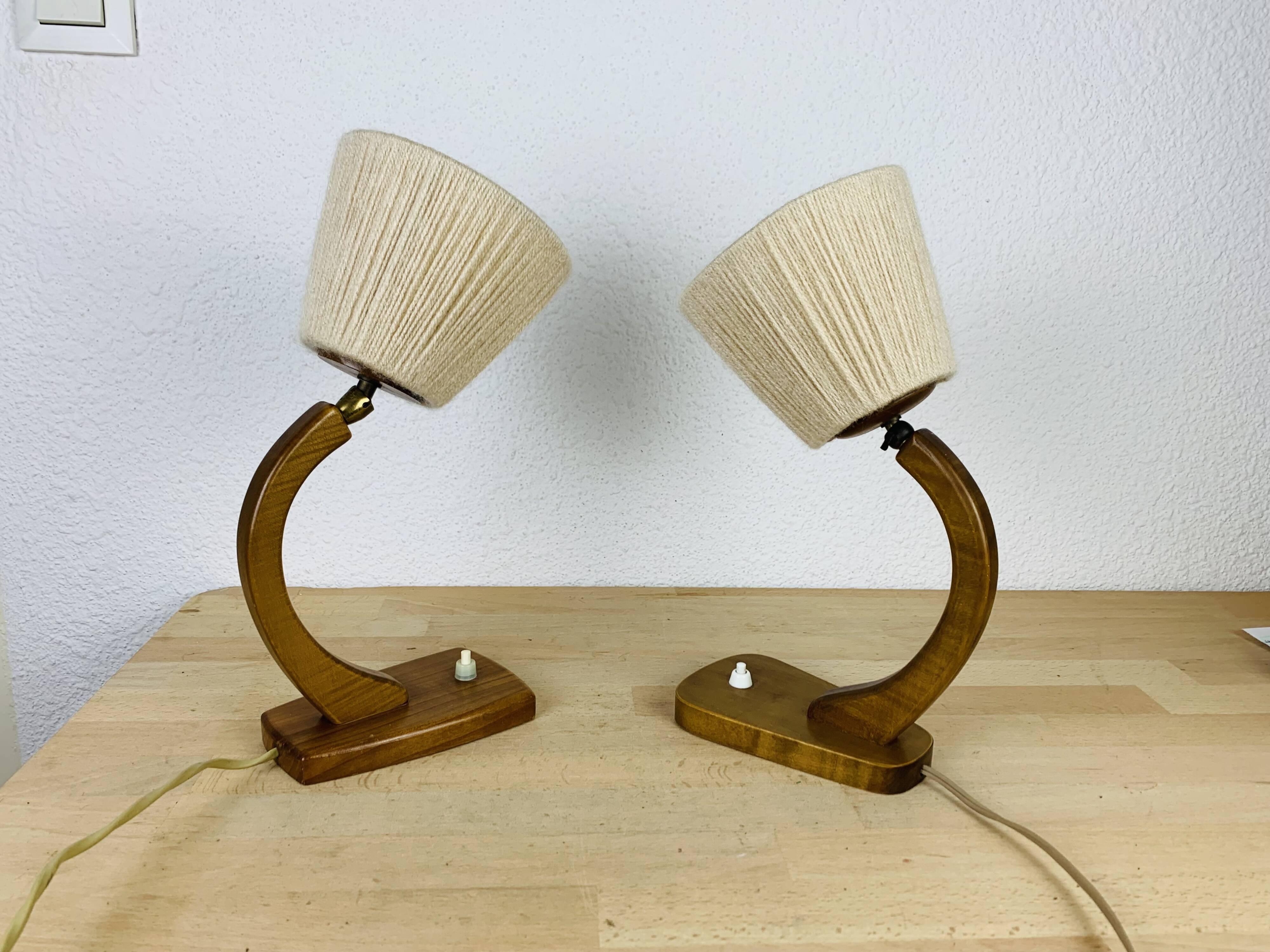Paire de lampes art déco bois courbé et laine