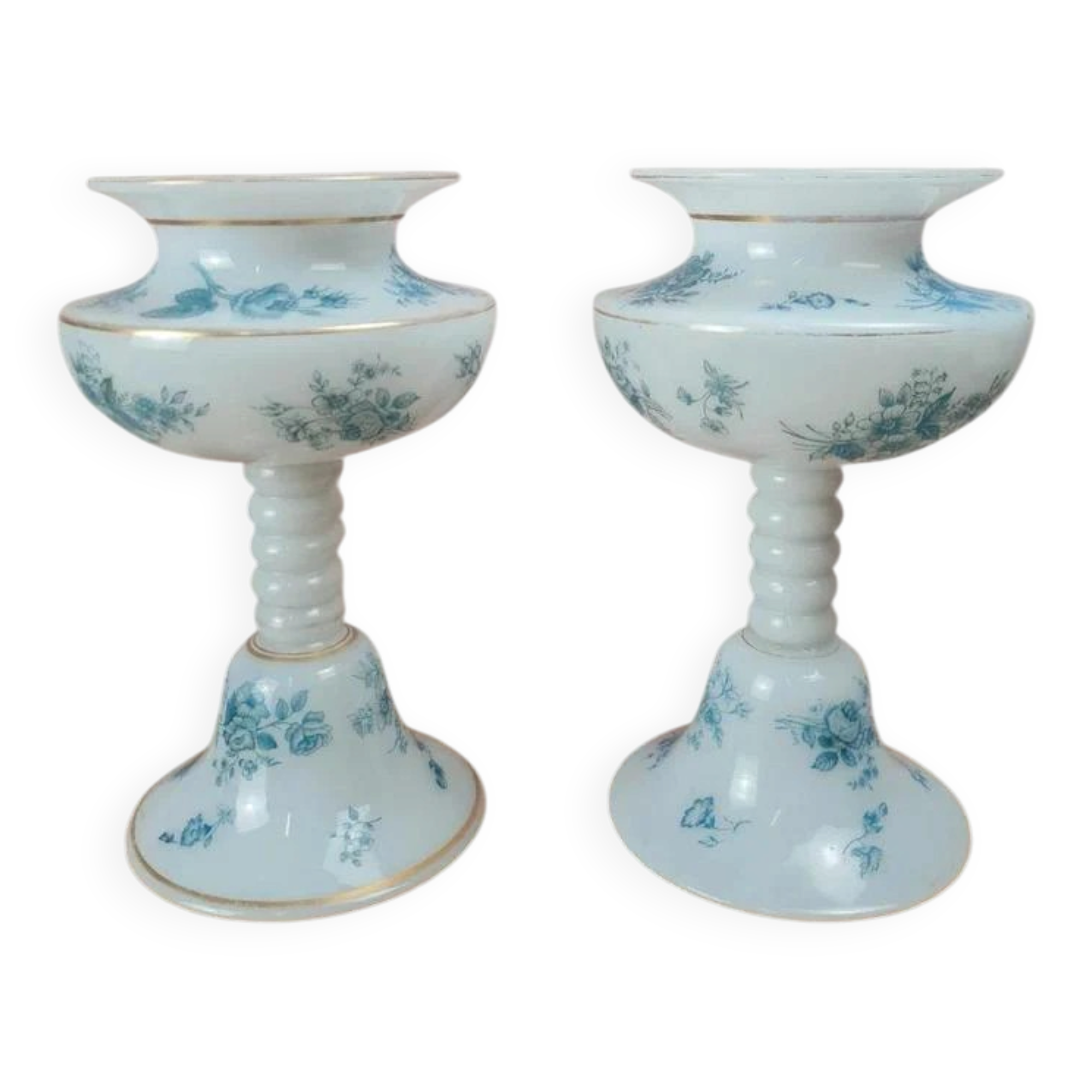 Beautiful pair of pedestal vases in white opaline – old blue decoration.
