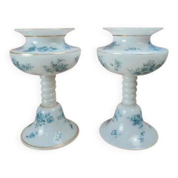 Beautiful pair of pedestal vases in white opaline – old blue decoration.