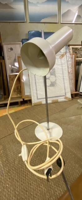 70s lamp, spotlight on white mat