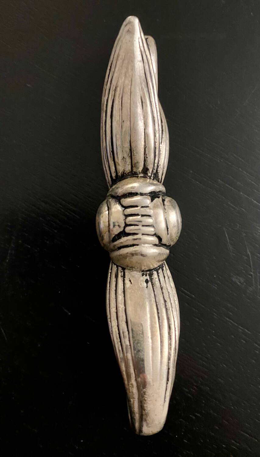 6 metal bow-shaped knife holders