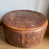 Pouf en cuir sculpté Maya par Angel Pazmino, équateur, 1960