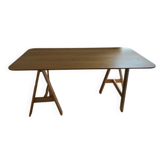 Desk ampm oak tray + wooden trestles