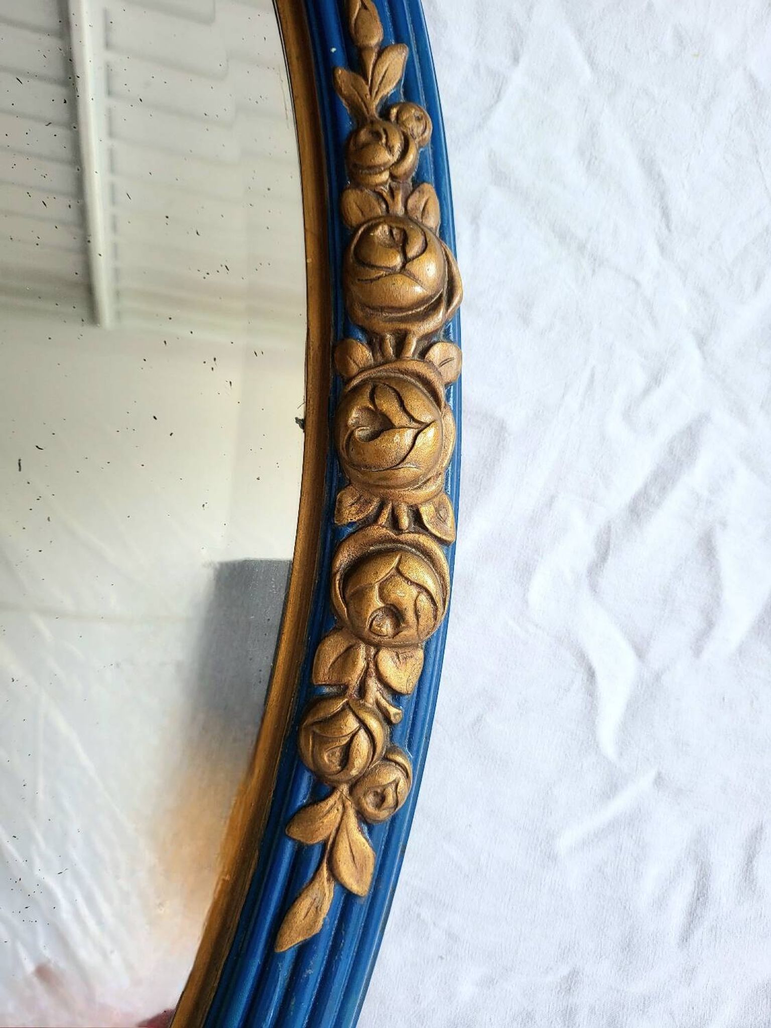 Antique oval mirror, royal blue and gold – rose design – 80 x 52 cm