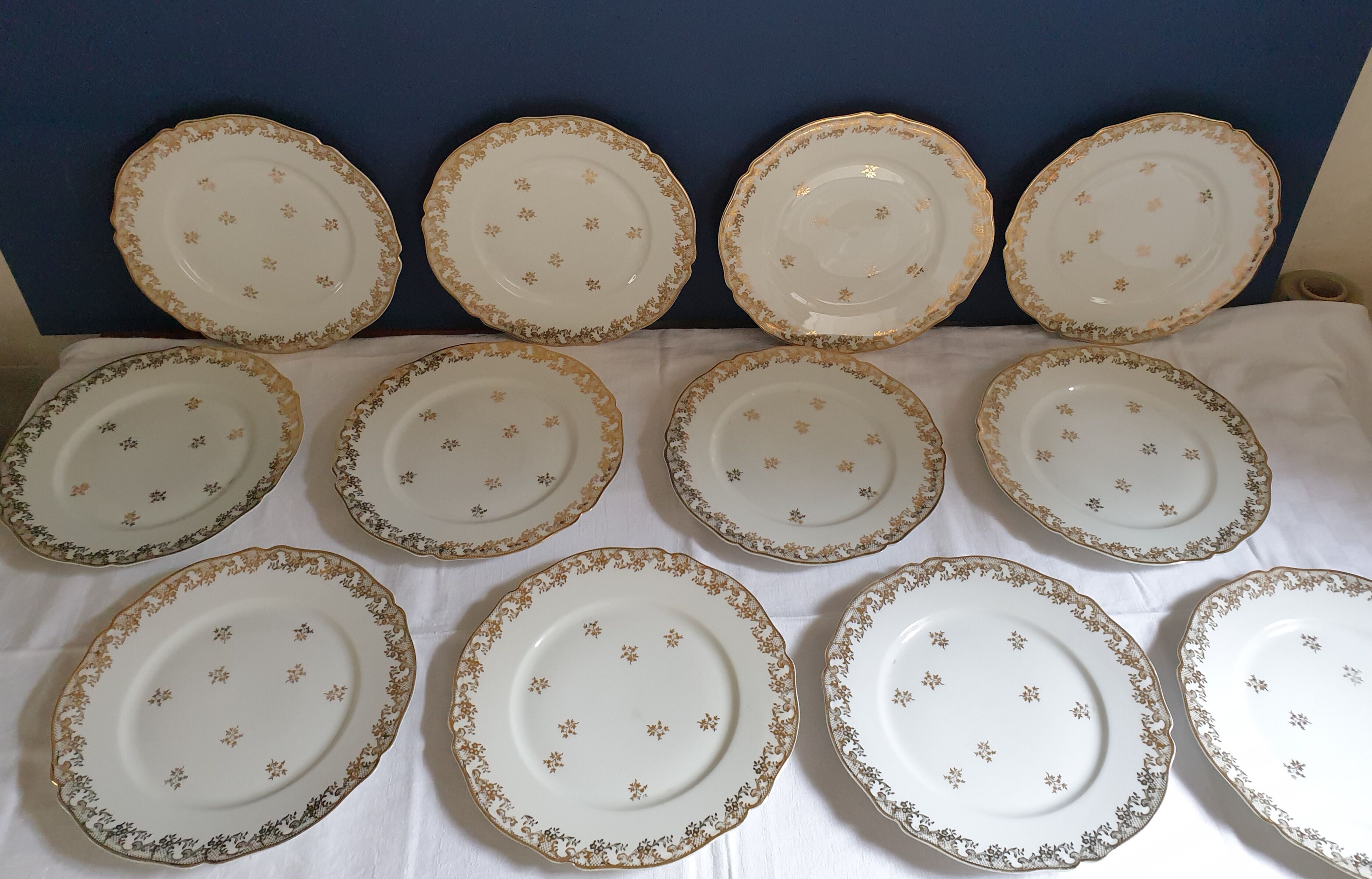 Suite of 12 flat plates Limoges