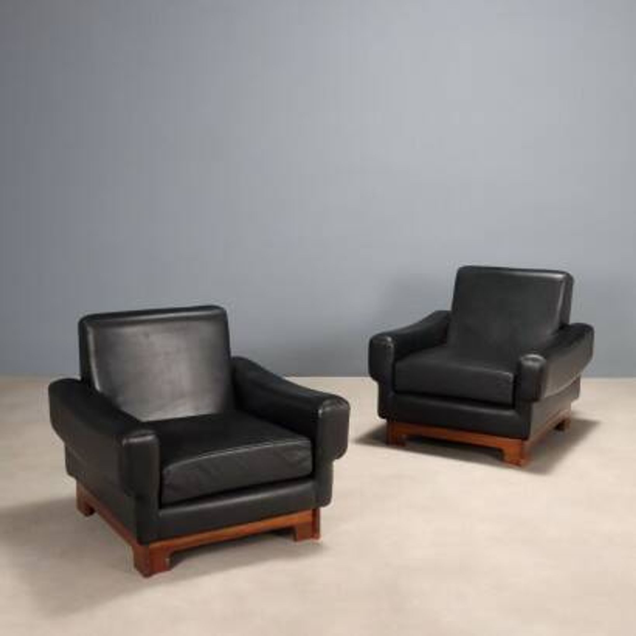 Paire de fauteuils des années 1960-70.
