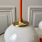 Paire de suspensions tulipes en opaline orange dégradé fil orange années 70