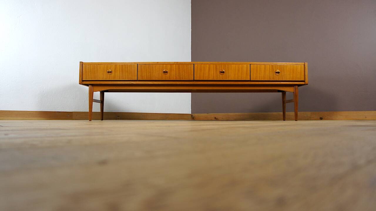Low Enfilade Scandinavian Design in Vintage Teak 1960