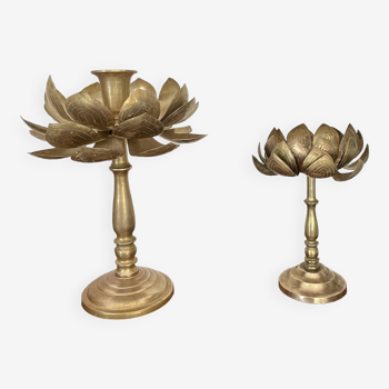 Set de deux anciens bougeoirs fleurs de lotus en laiton