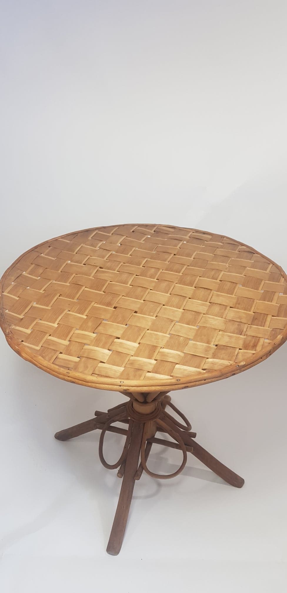 Garden table rattan and braided chestnut