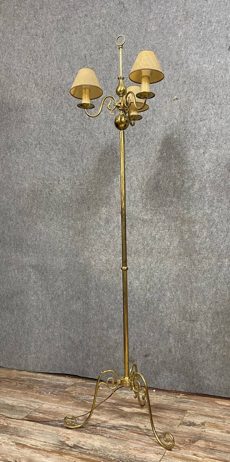 Lucien Gau: large neo-classical floor lamp with old gold patina circa 1960-1970