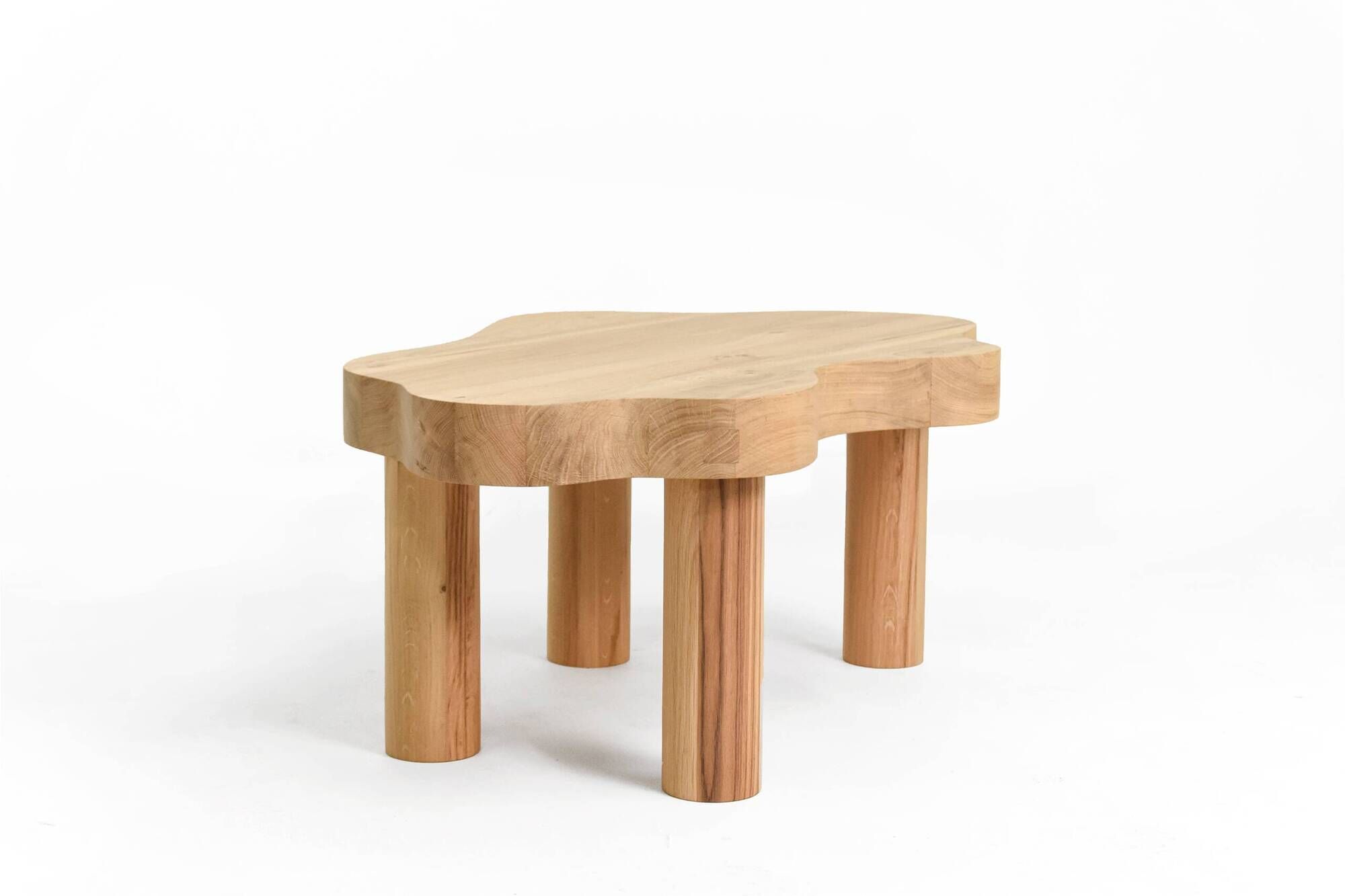 Table basse massive en chêne - bout de canapé style organique naturel