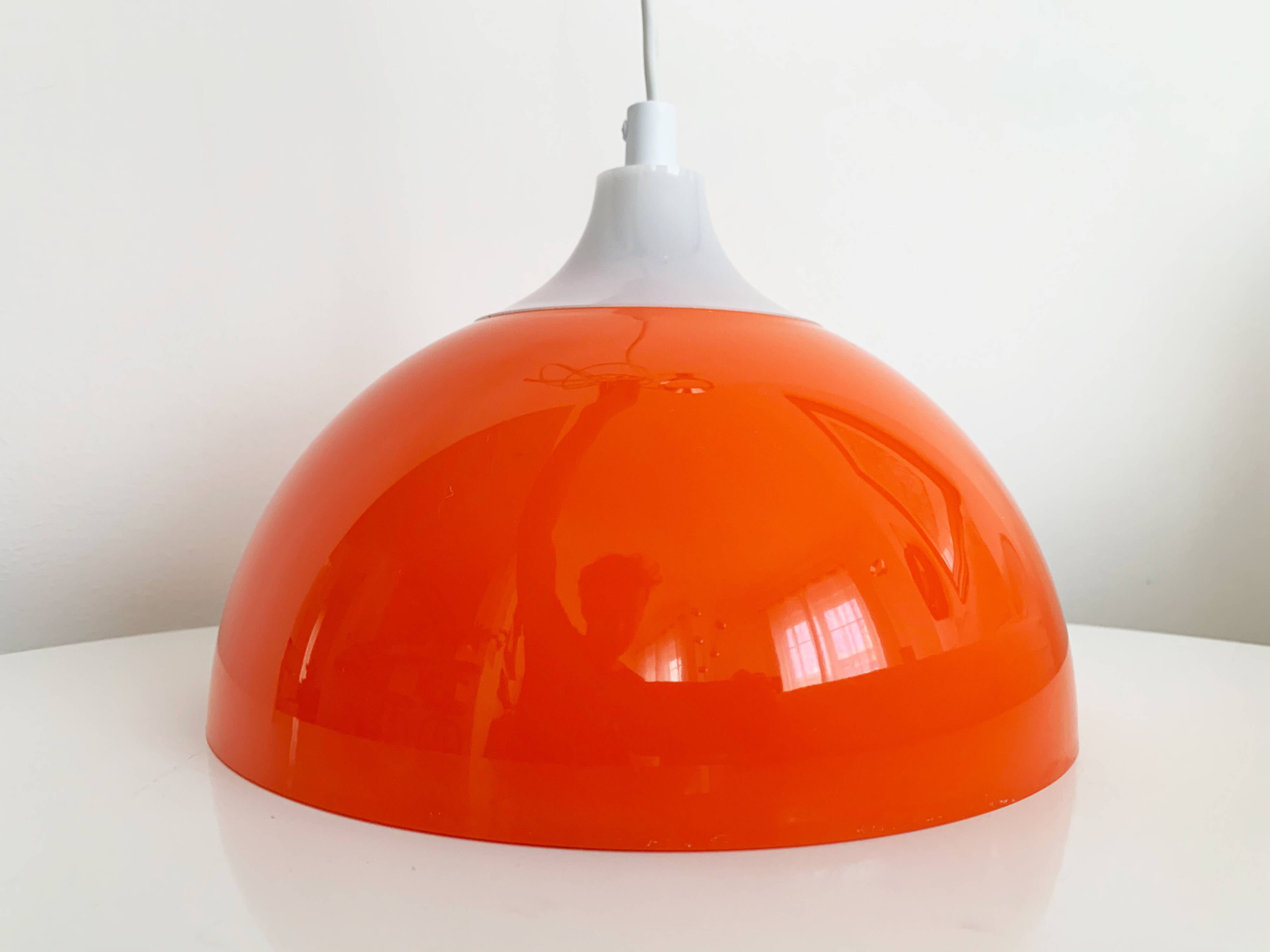 Suspension Red space age par A. Schröder Kemi, Danemark années 1970
