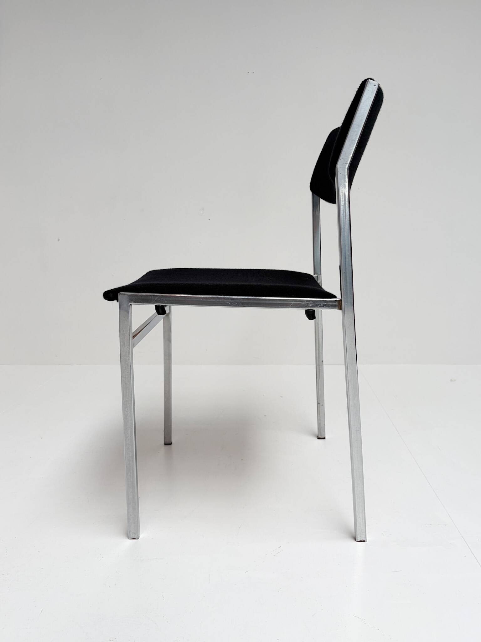 Set of 4 Gijs van der Sluis stacking chairs, 1970s