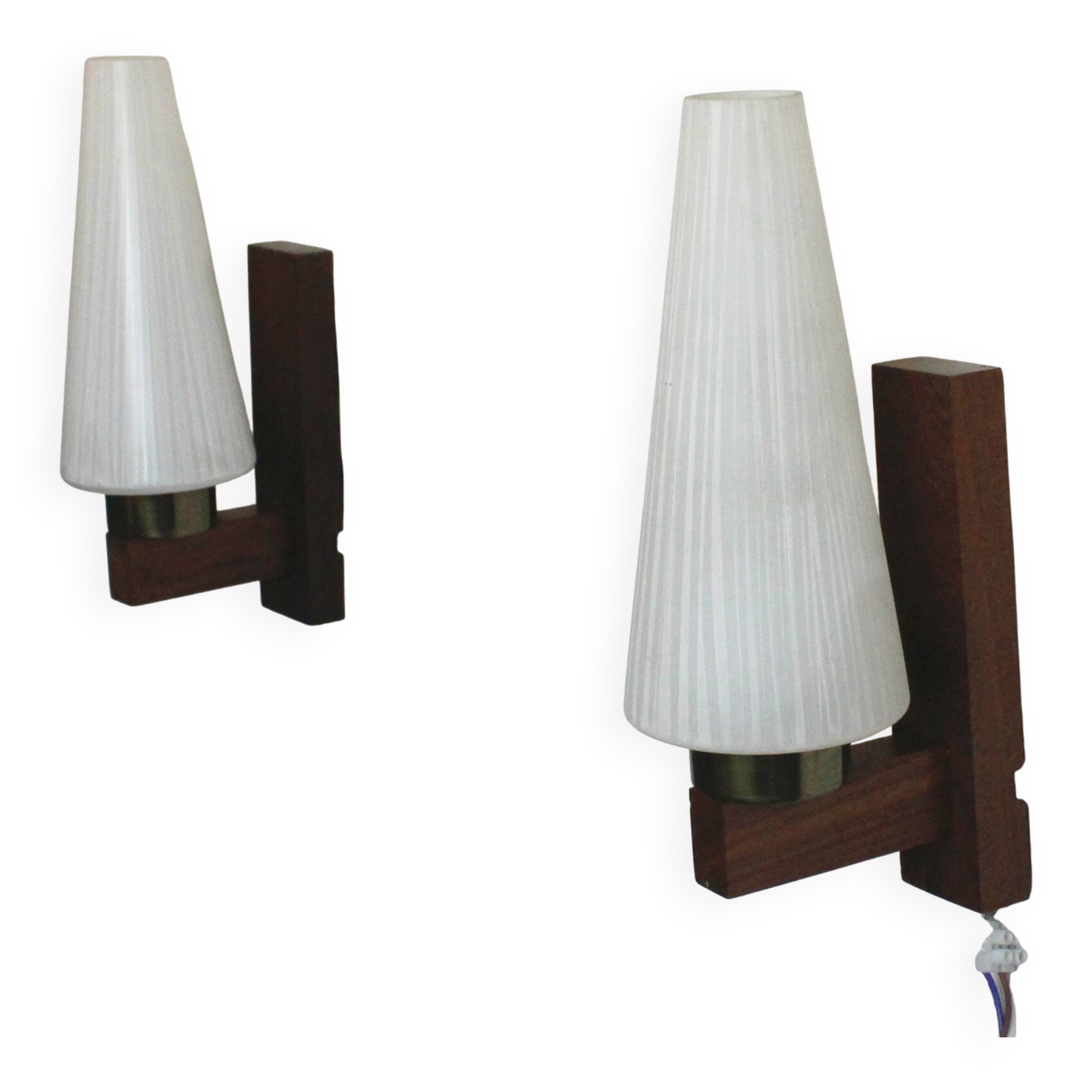 Paire d'appliques vintage teck et opaline style scandinave
