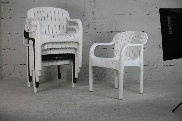 Set de 6 fauteuils d'extérieur Pierre Paulin ''Dangari'', Allibert. Plastique. France, 1980