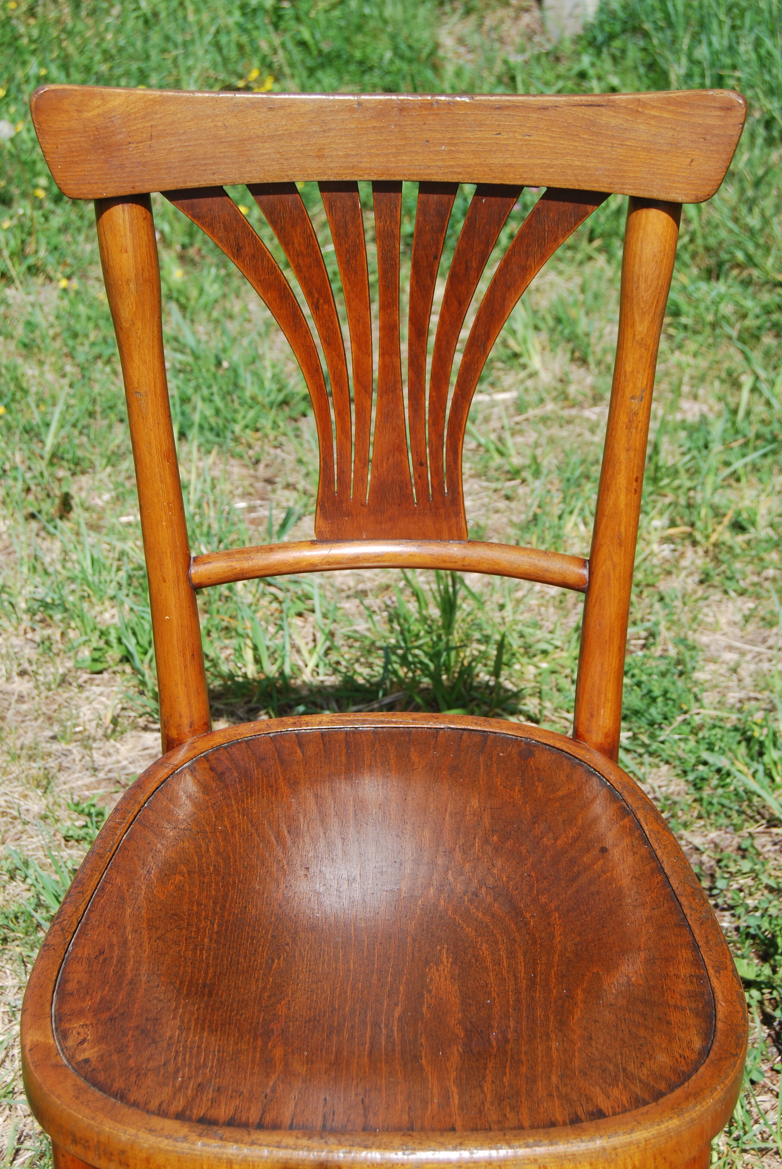 Curved wooden bistro chair J & J Kohn