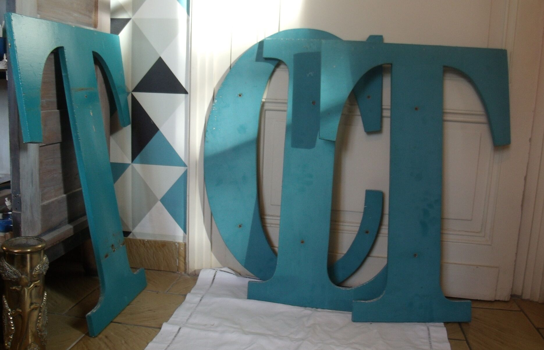 Wooden sign letter R