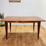 Extendable wooden table
