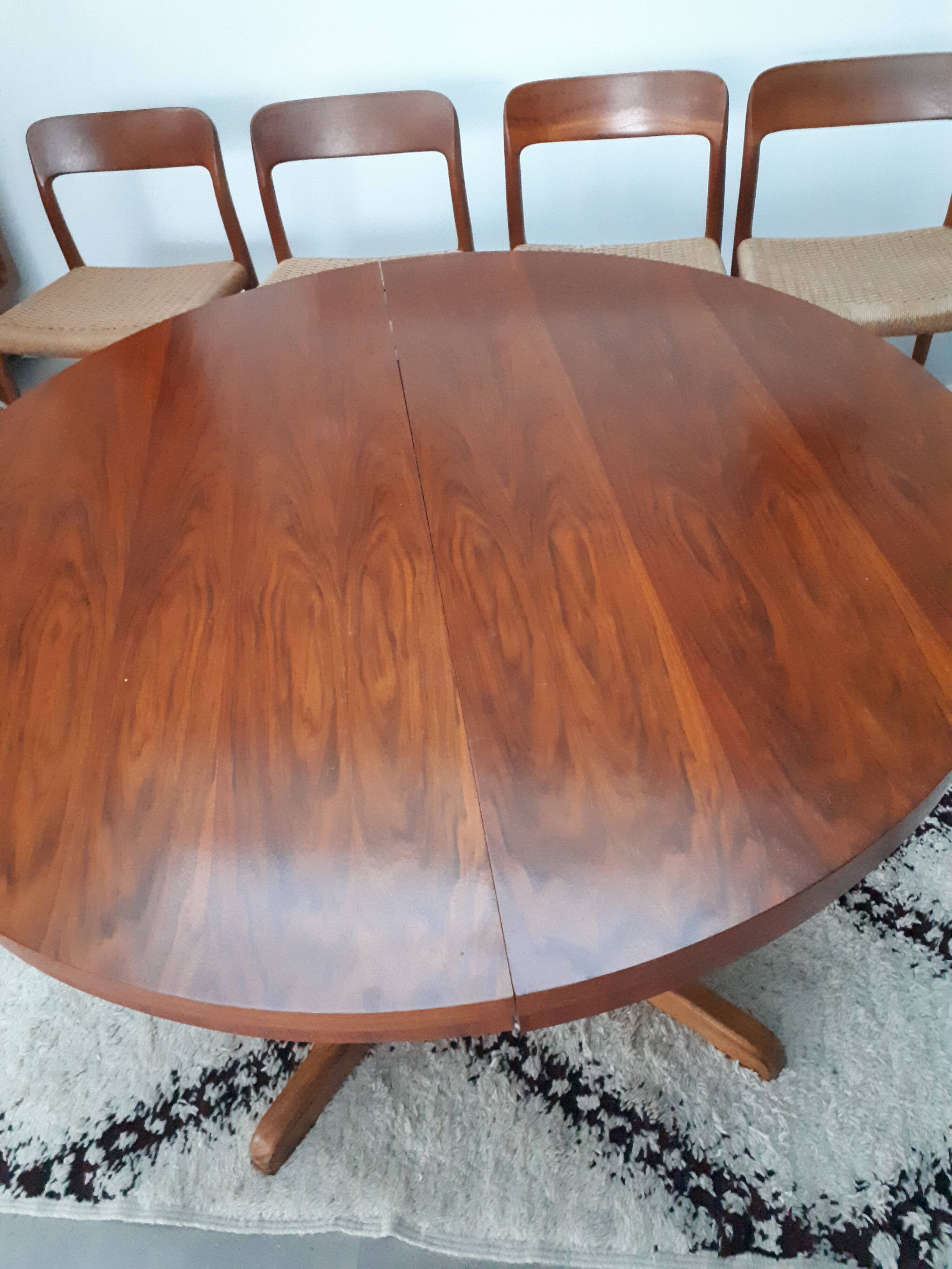 Table ronde par Baumann des années 60