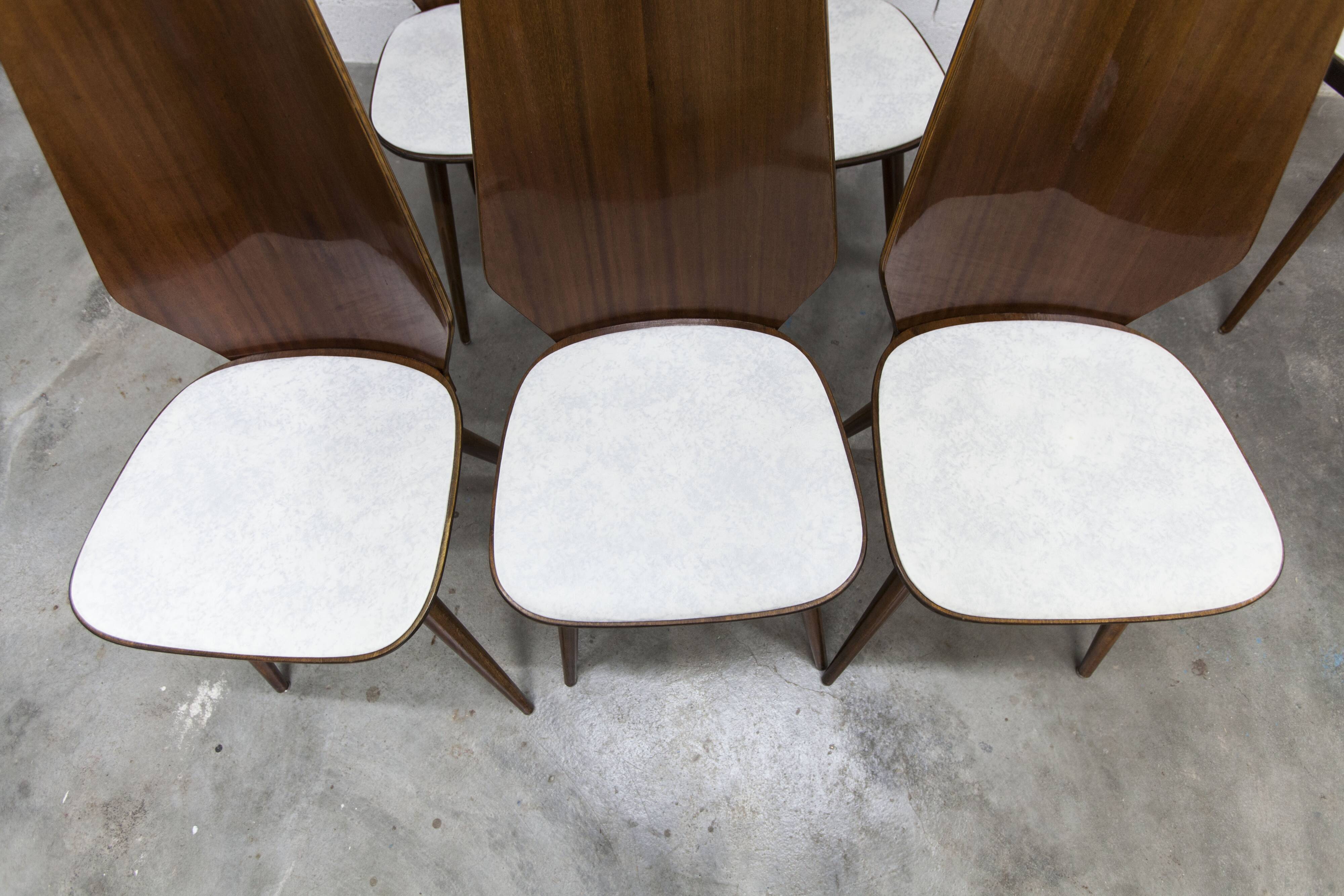 Lot de 6 chaises Baumann modèle 840 G2S finition acajou verni, 1963