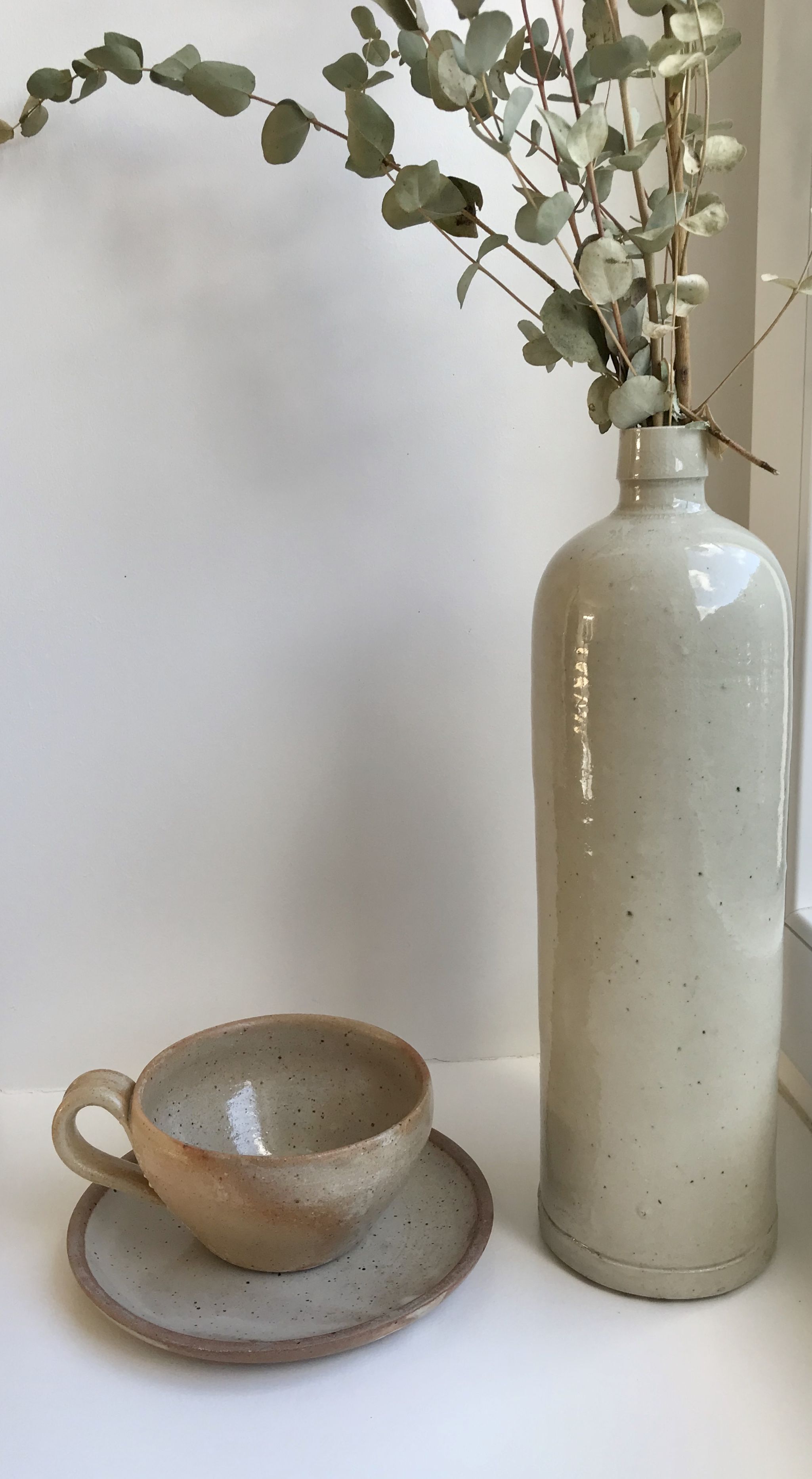 Set of 3 large tea cups and their saucers in artisanal sandstone 70s